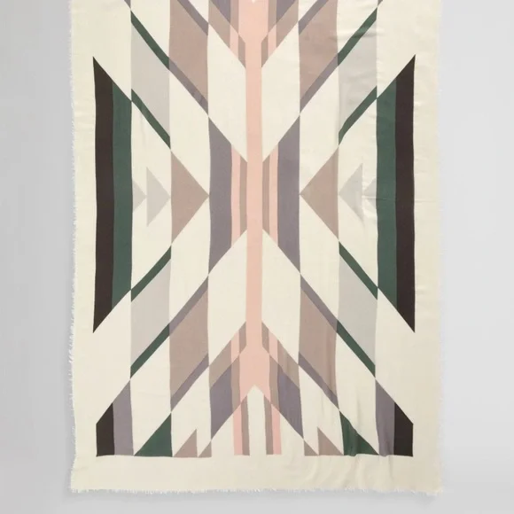 Pendleton Oversized Featherweight Wool Scarf in Cream “Wyeth Trail “ - Picture 2 of 3